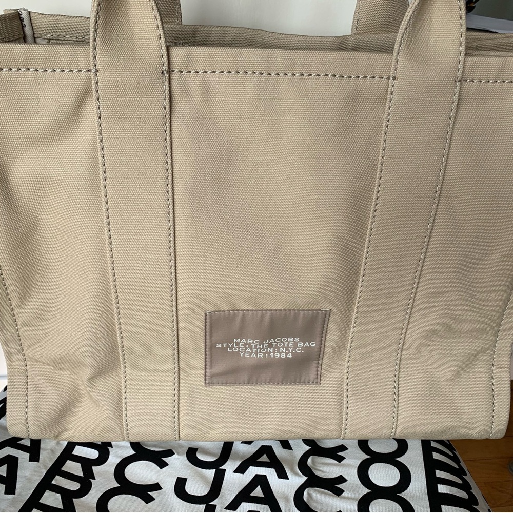 Marc Jacobs Beige Tote with Red and Yellow Accents - Picture 2 of 12